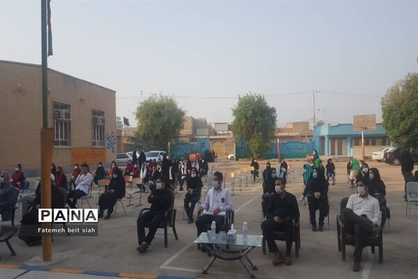نواختن زنگ آغازسال تحصیلی ۱۴۰۰_۹۹درمدارس شهرستان حمیدیه