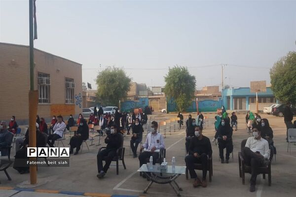 نواختن زنگ آغازسال تحصیلی ۱۴۰۰_۹۹درمدارس شهرستان حمیدیه