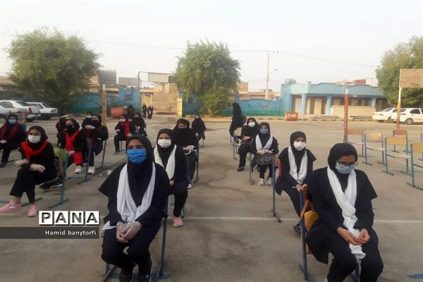 نواختن زنگ آغازسال تحصیلی ۱۴۰۰_۹۹درمدارس شهرستان حمیدیه