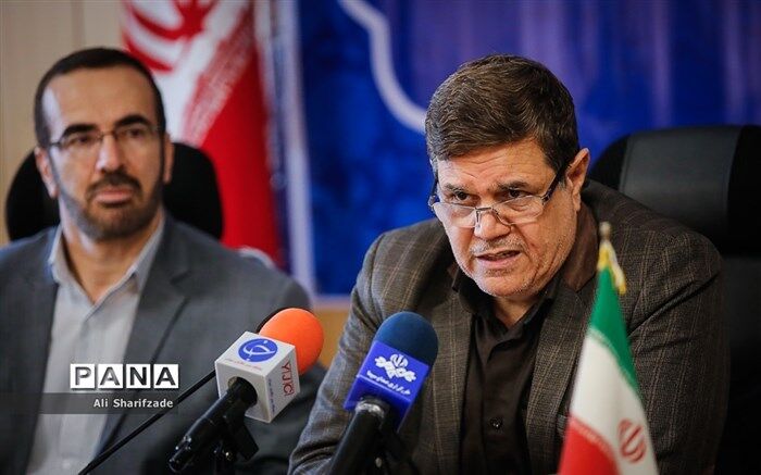 انجام مصاحبه پذیرش نودانشجویان دانشگاه فرهنگیان در فضای باز