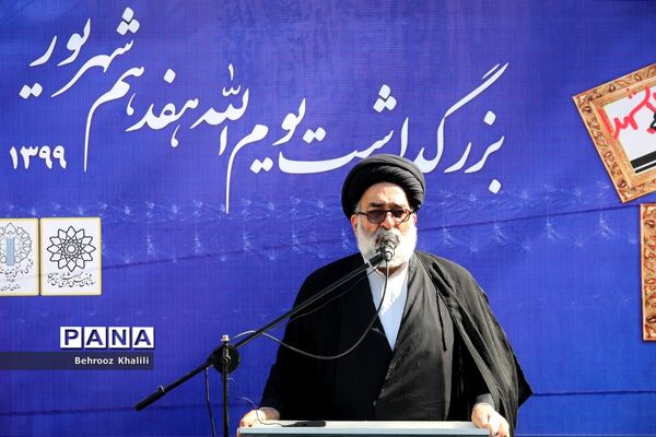مراسم گلباران مزار شهدای هفدهم شهریور