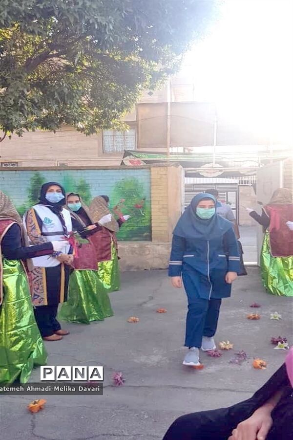 آیین نمادین بازگشایی مدارس شهرستان ملایر توسط دانش آموزان پیشتاز