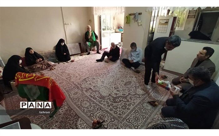 نیکبخت:دیدار با خانواده شهدا ضامن تقویت روحیه انقلابی است