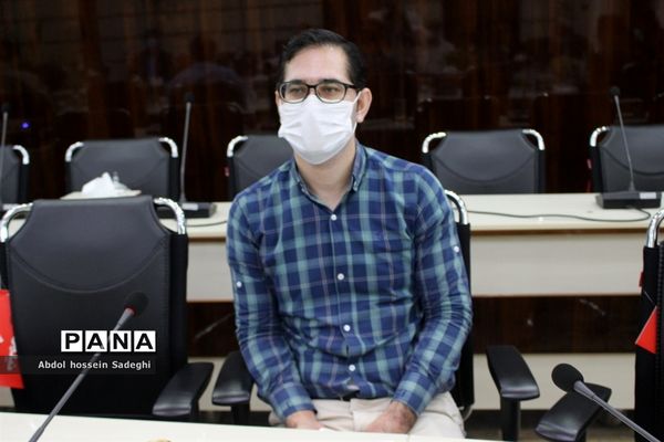 جلسه ویدئو کنفرانس مراسم  افتتاحیه جشنواره علمدار از مزار شهید سردار سلیمانی کرمان