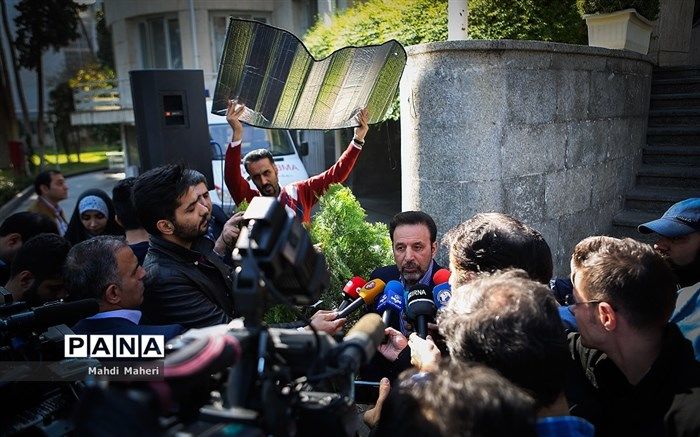 توضیحات واعظی درباره هفت تپه، بورس و بازار خودرو