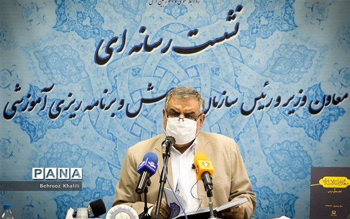 ملکی: حذف تصویر دختران از جلد کتاب درسی را تایید نمی‌کنم