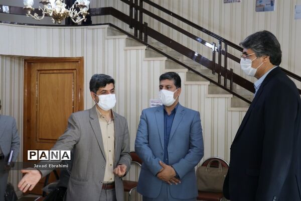 بازدیدمعاون پرورشی و فرهنگی آموزش و پرورش خراسان رضوی از روند اهدای جوایز برگزیدگان مسابقات فرهنگی و هنری استان