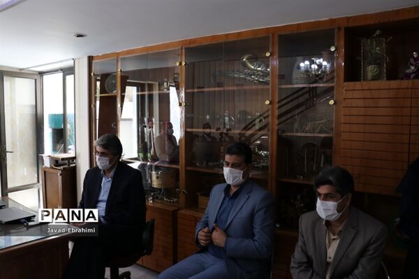 بازدیدمعاون پرورشی و فرهنگی آموزش و پرورش خراسان رضوی از روند اهدای جوایز برگزیدگان مسابقات فرهنگی و هنری استان