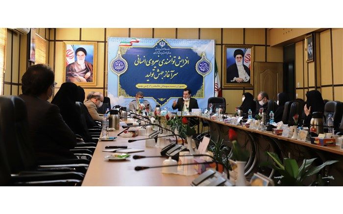 فولادوند: باید در حوزه سوادآموزی کار شبکه ای انجام داد