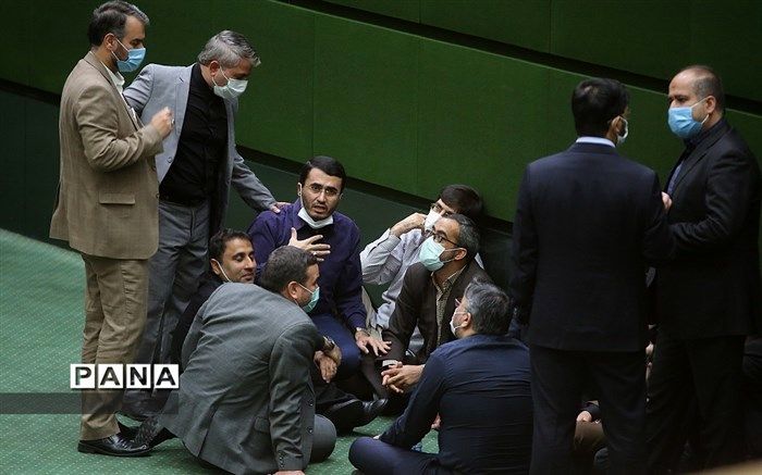 امروز در مجلس اتفاق می‌افتد؛ گزارش وزیر نفت، سوال از وزیر کار