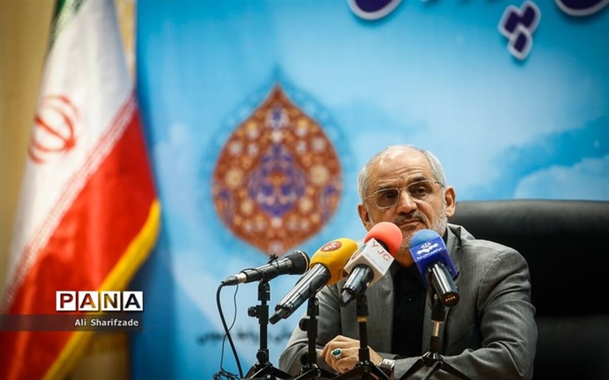 حاجی میرزایی: دانش‌آموزان مشکوک به کرونا و سرماخوردگی به مدرسه نروند