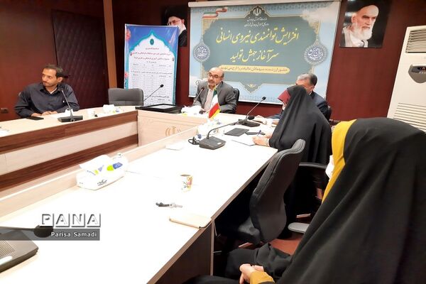 تقدیر و تشکر از برگزیدگان کشوری مسابقات فرهنگی هنری منطقه 13