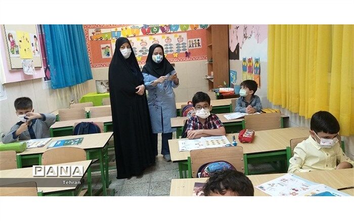 بازدید مدیر منطقه 3  از دبستان های  پسرانه  شهید شفاهی و هدایت