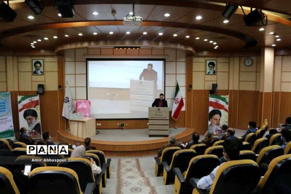 مراسم تجلیل از برگزیدگان مسابقات آزمایشگاهی بیرجند