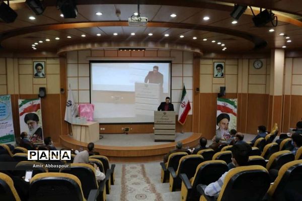 مراسم تجلیل از برگزیدگان مسابقات آزمایشگاهی بیرجند