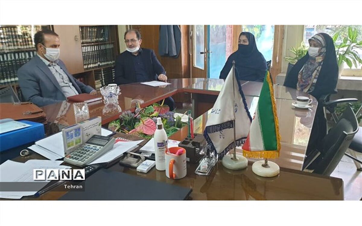 بازدید معاون پرورشی منطقه3 از کانون  پردیس وسازمان دانش آموزی منطقه