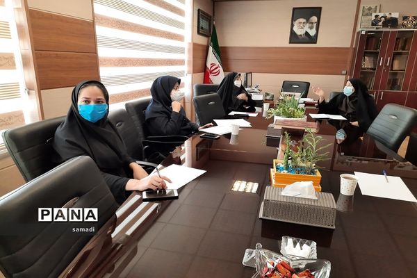 جلسه  ویدئو کنفرانس  مشاوران پایگاه‌های انتخاب رشته داوطلبان کنکور منطقه 13