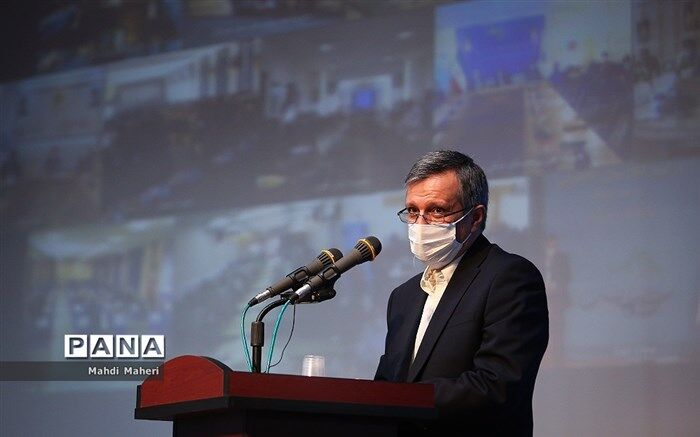 خاکی صدیق:  حرکت کشور با تمام مشکلات مدیون فعالیت دانشگاه‌ها از جمله دانشگاه فرهنگیان و شهید رجایی است