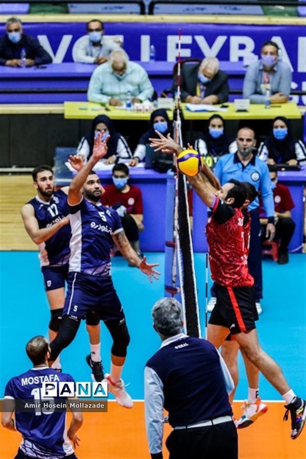 دیدار تیم های شهرداری ارومیه و پیکان تهران