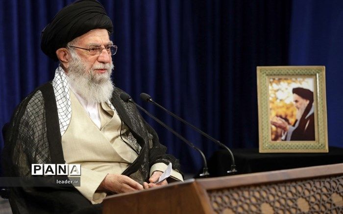 آغاز سخنرانی رهبر انقلاب در جمع پیشکسوتان دفاع مقدس