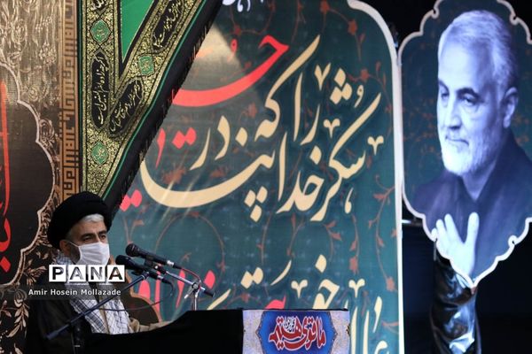 مراسم تجلیل از پیشکسوتان دفاع مقدس در آذربایجان غربی