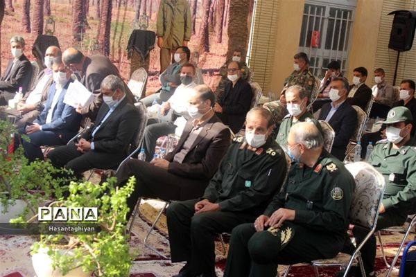 نواختن زنگ چهلمین سالگرد دفاع مقدس در استان اصفهان