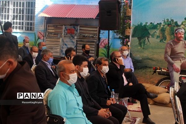 نواختن زنگ چهلمین سالگرد دفاع مقدس در استان اصفهان