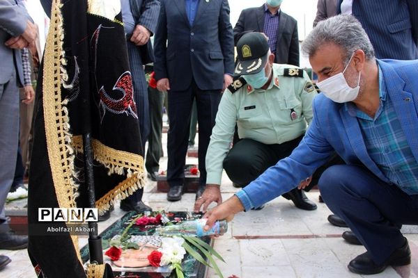 غبارروبی گلزار شهدای شهرستان ساری