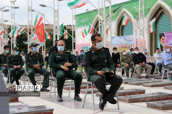 غبارروبی گلزار شهدای شهرستان ساری