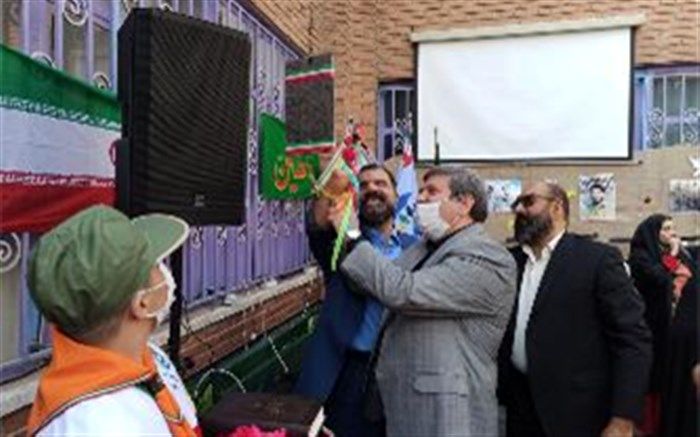 آیین نواختن زنگ مقاومت در مدرسه استثنایی توحید منطقه ۱۳ تهران