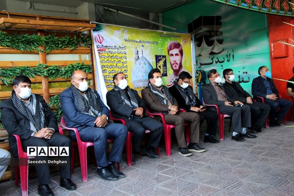 نواختن زنگ دفاع مقدس در مدارس شیراز
