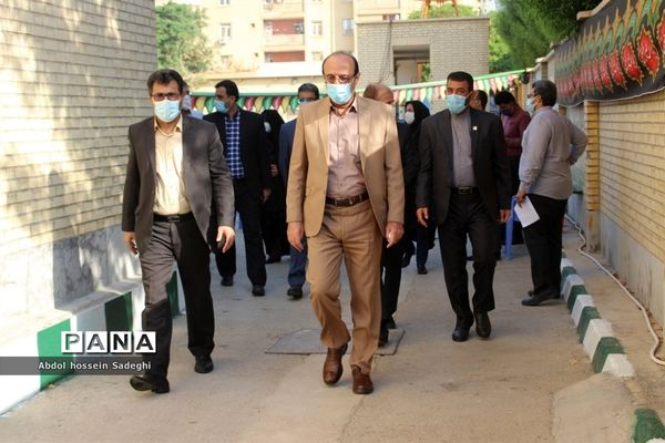 نواختن زنگ ایثار و مقاومت در بوشهر