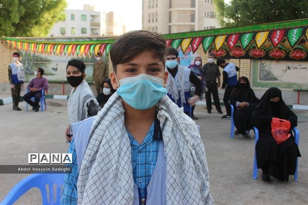 نواختن زنگ ایثار و مقاومت در بوشهر