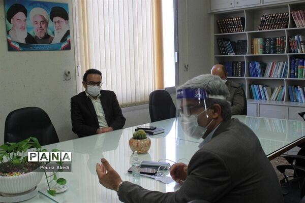 نشست صمیمی خادمان قرآن با معاون پرورشی و فرهنگی آموزش و پرورش استان بوشهر