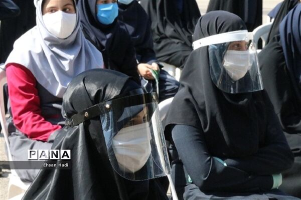 مراسم بزرگداشت هفته دفاع مقدس و تکریم خانواده شهدا