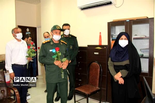 تجلیل مدیریت آموزش و پرورش شهرستان بوشهر از مدافعان سلامت