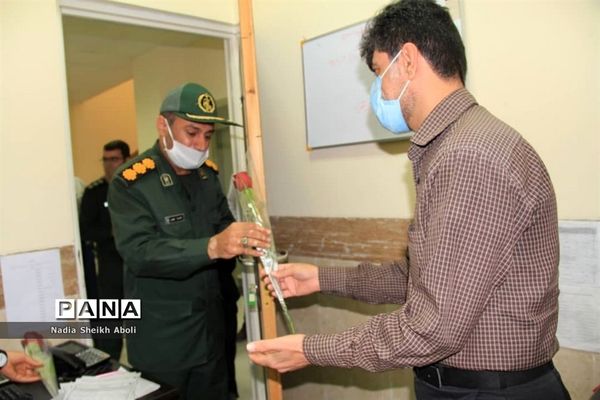 تجلیل مدیریت آموزش و پرورش شهرستان بوشهر از مدافعان سلامت