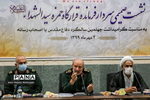 نشست صمیمی فرمانده قرارگاه حمزه سیدالشهدا(ع) با اصحاب رسانه