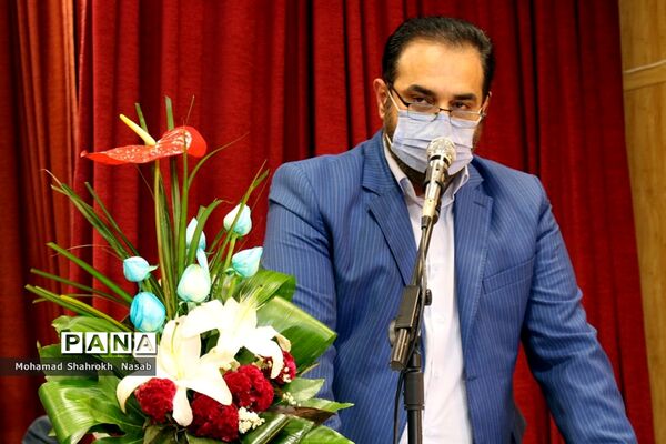 آیین رونمایی از کتاب جهش تولید در اهواز