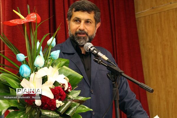 آیین رونمایی از کتاب جهش تولید در اهواز