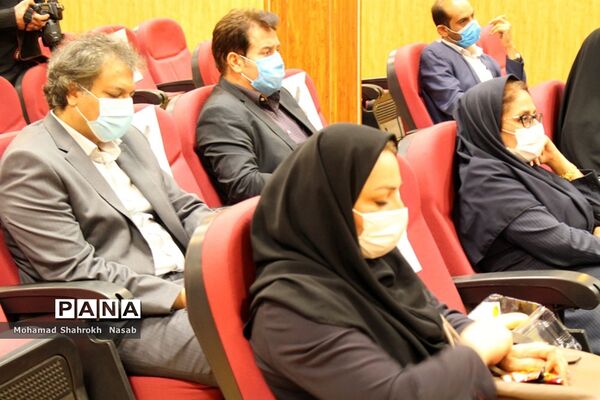 آیین رونمایی از کتاب جهش تولید در اهواز