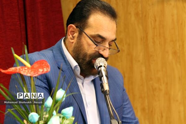 آیین رونمایی از کتاب جهش تولید در اهواز