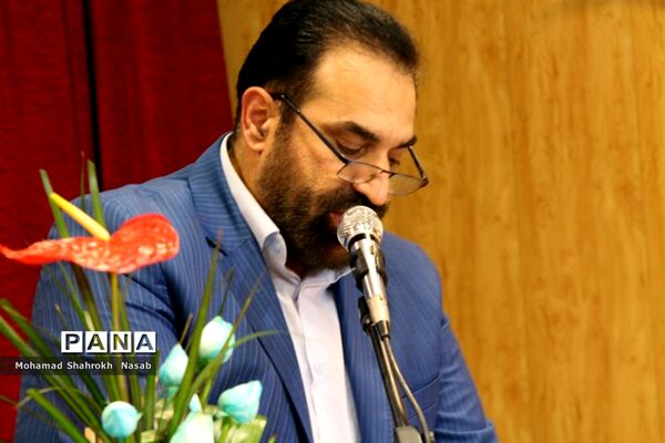 آیین رونمایی از کتاب جهش تولید در اهواز