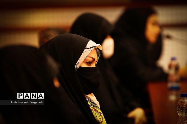 همایش نقش زنان در دفاع مقدس