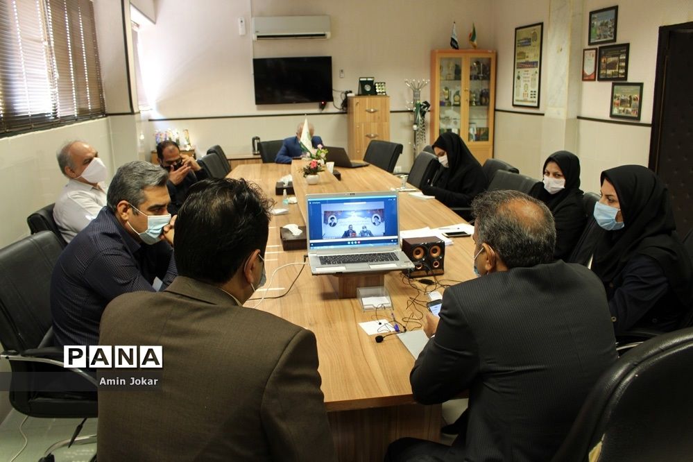 نشست ویدئویی هم اندیشی مدیران ستادی و استانی سازمان های دانش آموزی کشور