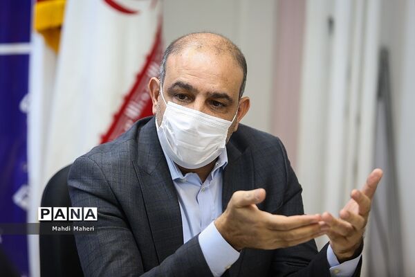 حضور محمد علیخانی رئیس کمیسیون عمران و حمل و نقل شورای اسلامی شهر تهران در خبرگزاری پانا