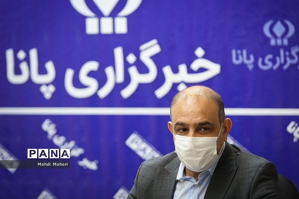 حضور محمد علیخانی رئیس کمیسیون عمران و حمل و نقل شورای اسلامی شهر تهران در خبرگزاری پانا