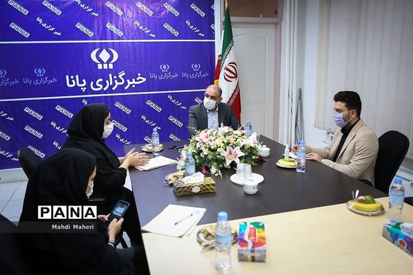 حضور محمد علیخانی رئیس کمیسیون عمران و حمل و نقل شورای اسلامی شهر تهران در خبرگزاری پانا