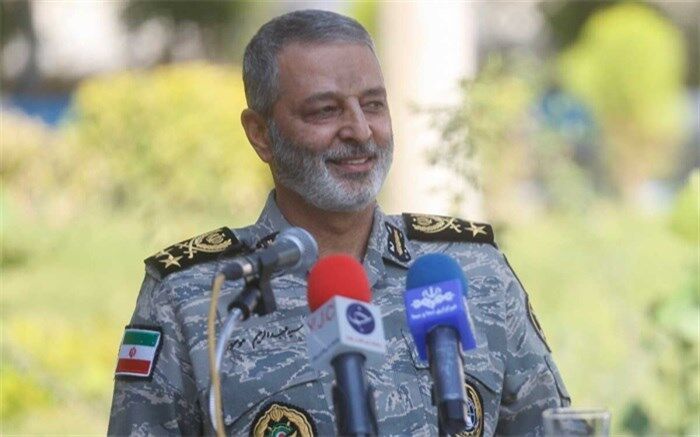 سرلشکرموسوی: دوران دفاع مقدس کتاب قطوری است که باید خوانده شود
