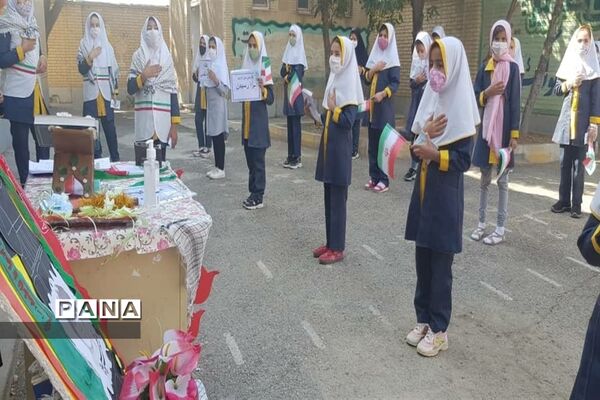 حضور دانش‌آموزان پیشتاز شهرستان بهار در مراسم گرامیداشت هفته دفاع مقدس